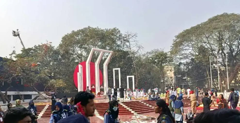 প্রস্তুত মিনার, প্রস্তুত ঢাকা বিশ্ববিদ্যালয়: একুশের প্রথম প্রহরে ভাষা শহীদদের বরণ করতে প্রস্তুত জাতি