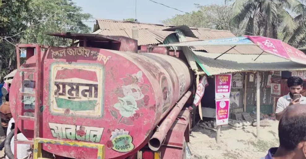 প্রাণ গেল বাবার, মৃত্যুর সঙ্গে পাঞ্জা লড়ছে দুই ছেলে!