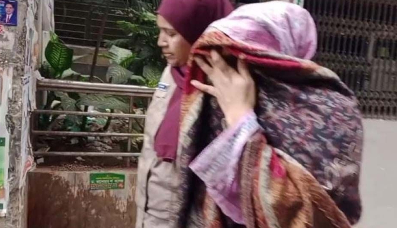 মুখোশ খসে পড়ল প্রভাবশালীর! স্বীকারোক্তি বিমানের সাবেক এমডির স্ত্রীর